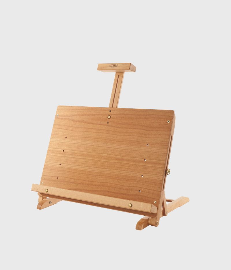 T Mabef M34 pöytäteline taustalla, lev 48cm   syv 37cm   max korkeus 54cm