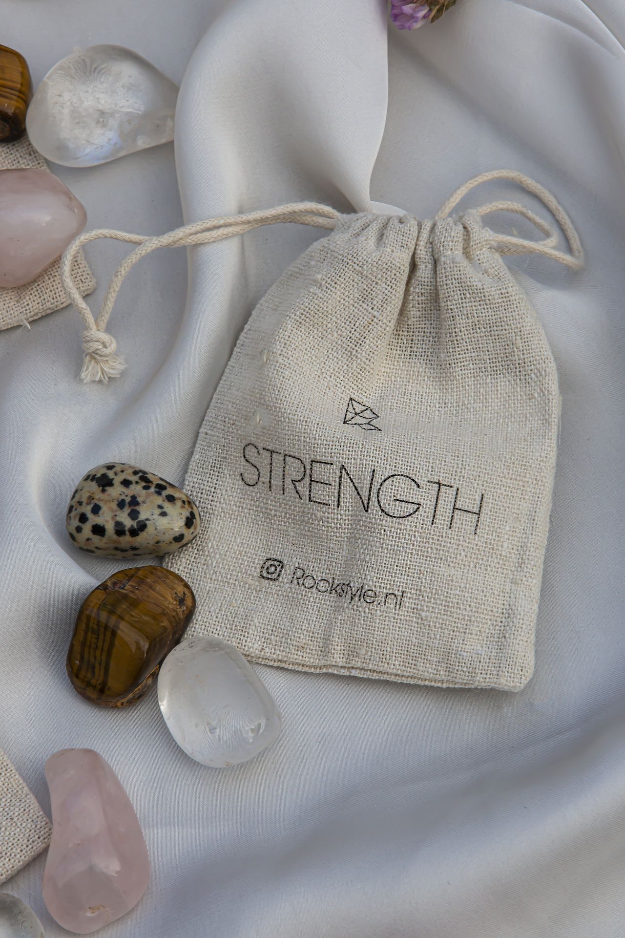 Voimakivet lahjapussissa Rockstyle - Strength