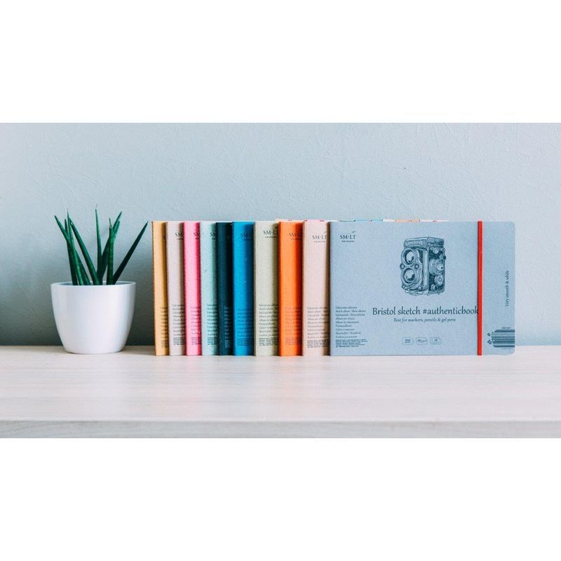 SMLT Brown-luonnoslehtiö 135g 245x176mm (28) //, kuminauhasuljenta, 100%kierrätyspaperi