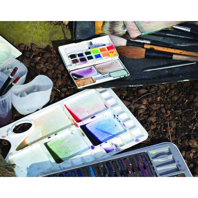 Derwent Inktense Paint Pan Set 24 + välineet, mm. säiliösivellin, sieni ja mustevärilajitelma