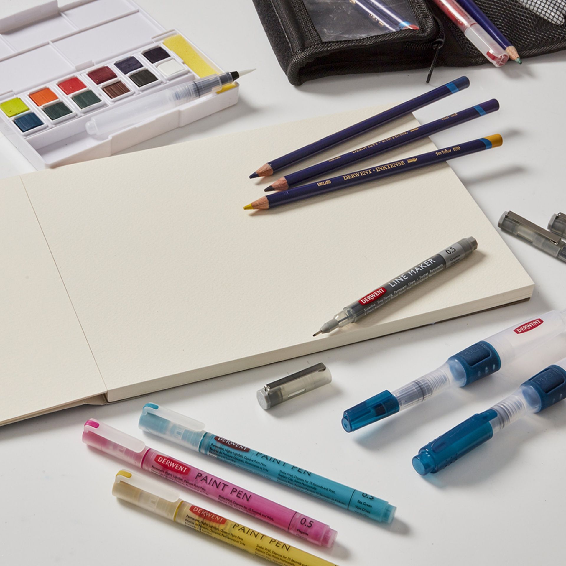 Derwent Artpack Black